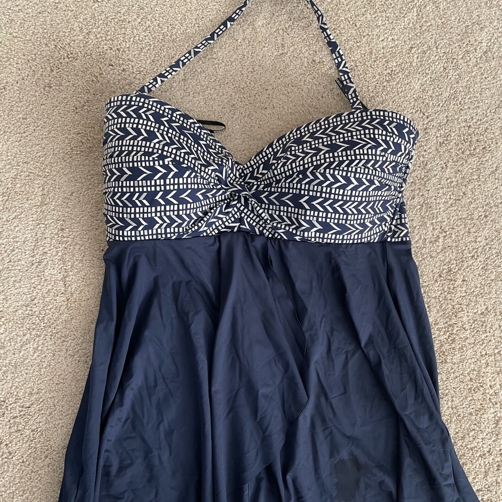 Miraclesuit tankini sz12